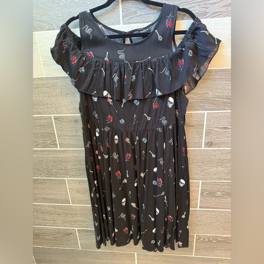 Torrid Black Dress Skulls/Snakes/Floral Skater Retro Dress Size 1 14-16